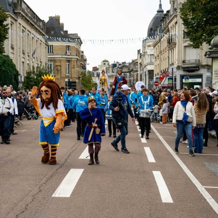 Fête du Haricot : la grande parade fait vibrer le cœur de ville