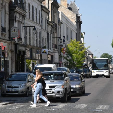 Sécurité des piétons : Soissons adapte son stationnement à la réglementation nationale
